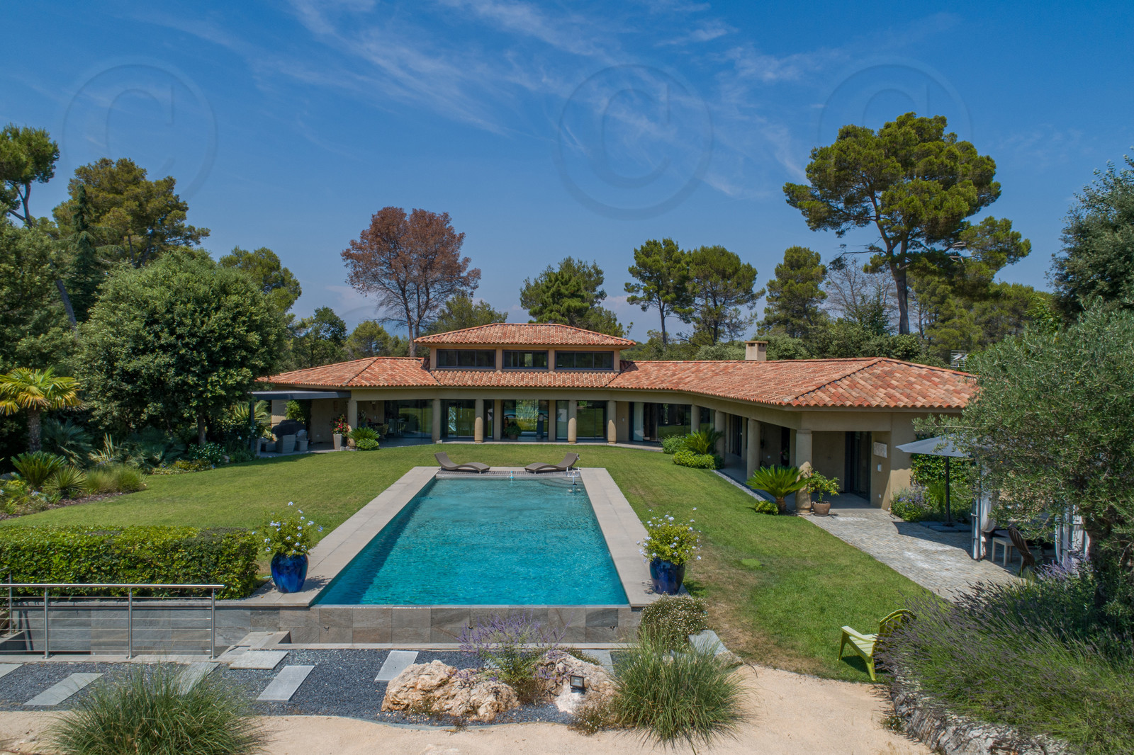 VILLA DE PRESTIGE